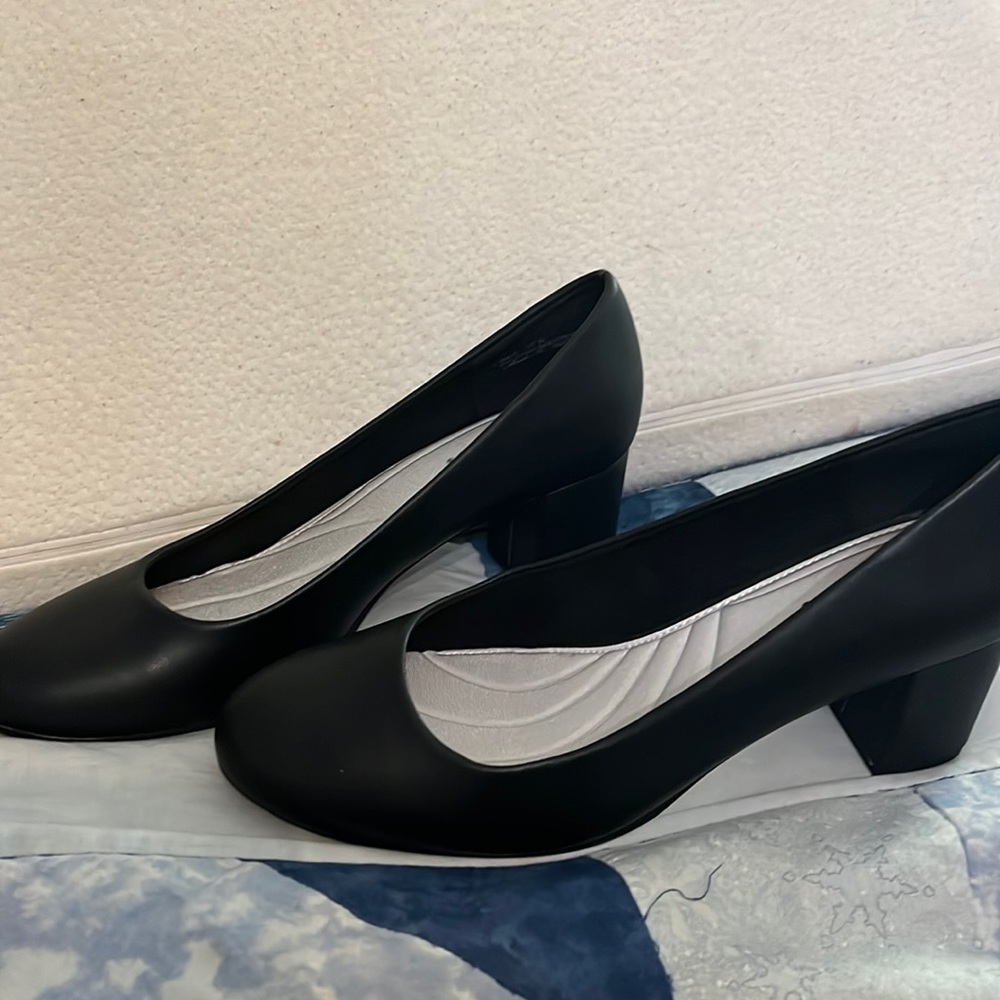 New Black - Easy Street Women's Prim Dress Pump Heel